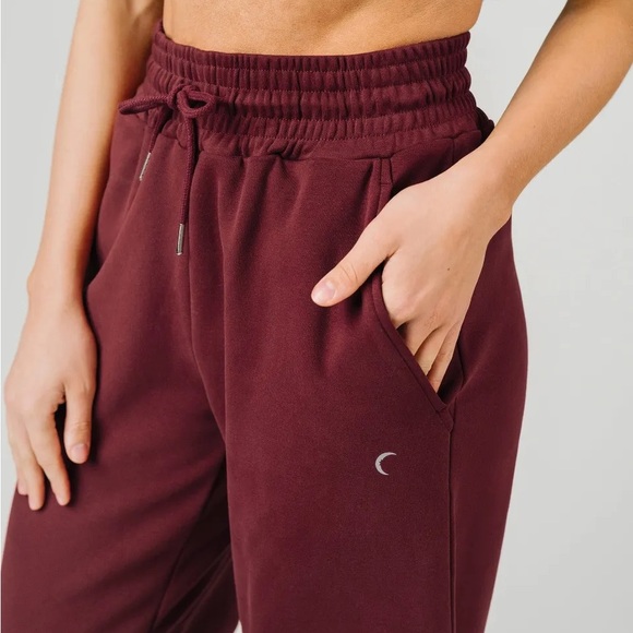 ZYIA Women’s Claret Wide-Leg Joggers 28” - Picture 5 of 7